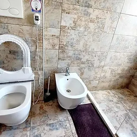 Isabel's Tirana